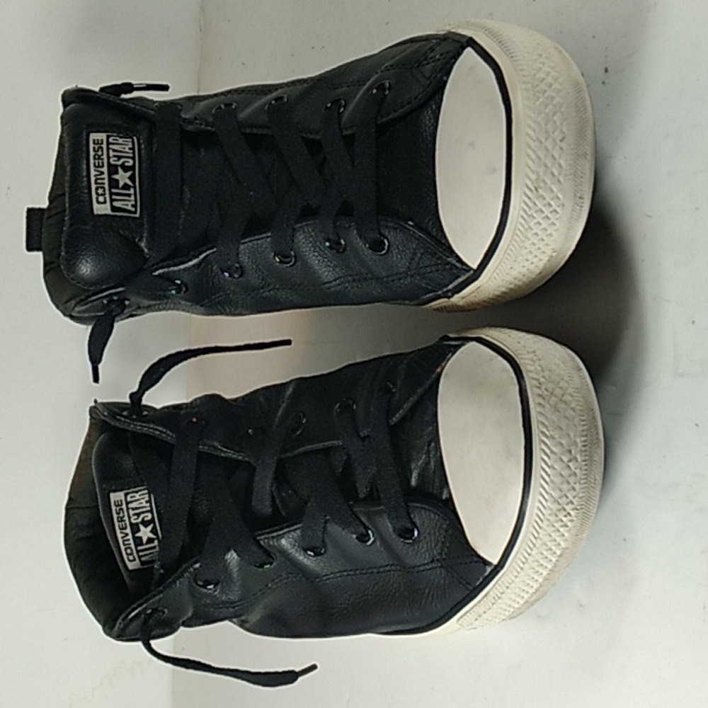 Black Mid Leather Men Converse All Stars Size 12 Sneakers.